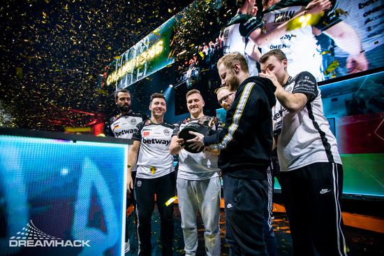 全新俯视角roguelite射击游戏Entrée Dungeon震撼登场